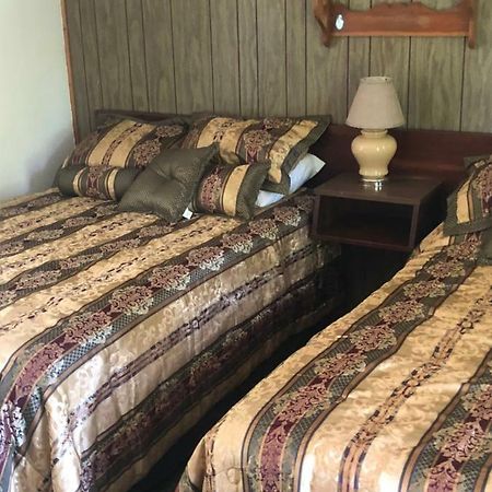 Michael Dee'S Motel East Durham Dış mekan fotoğraf