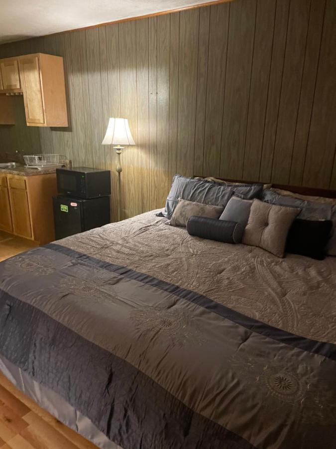 Michael Dee'S Motel East Durham Dış mekan fotoğraf