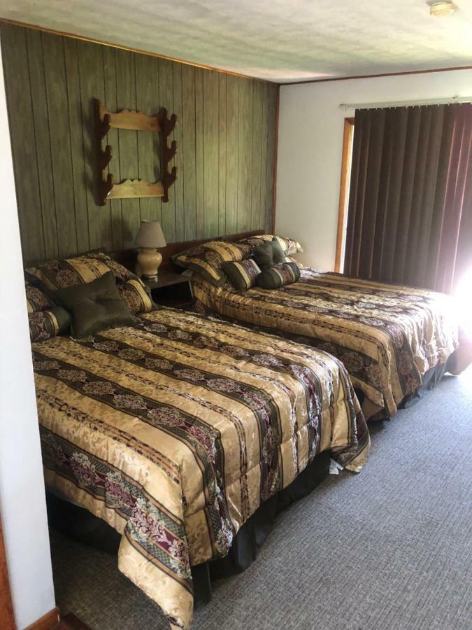 Michael Dee'S Motel East Durham Dış mekan fotoğraf