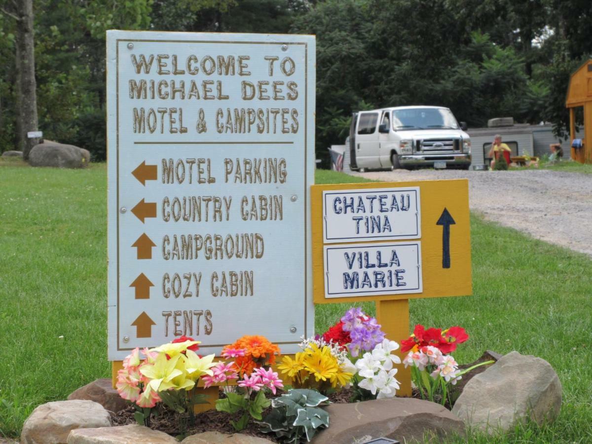 Michael Dee'S Motel East Durham Dış mekan fotoğraf